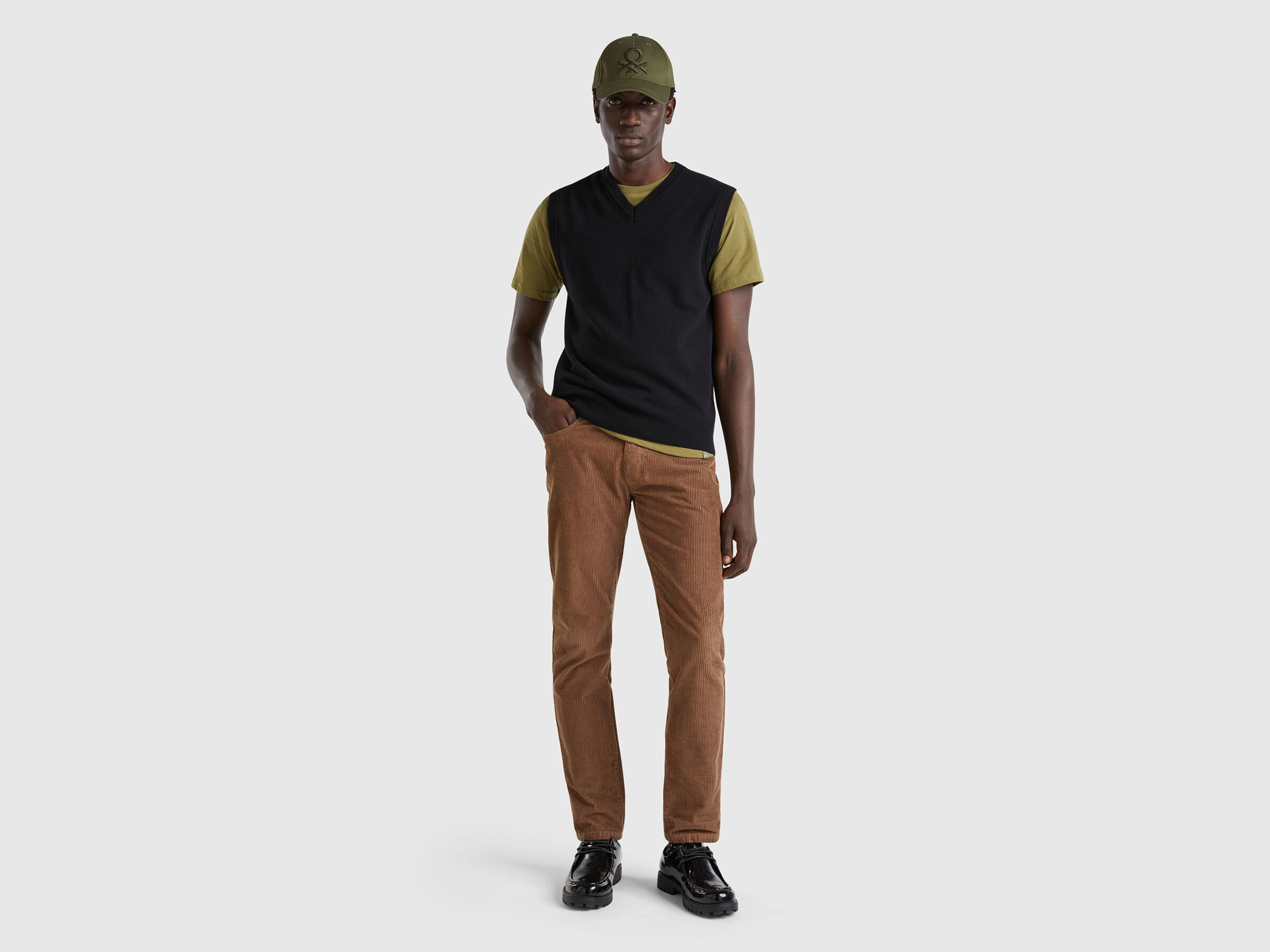 S/L V NECK SWEATER Men image number 3